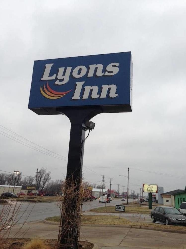 Lyons Inn Exterior photo